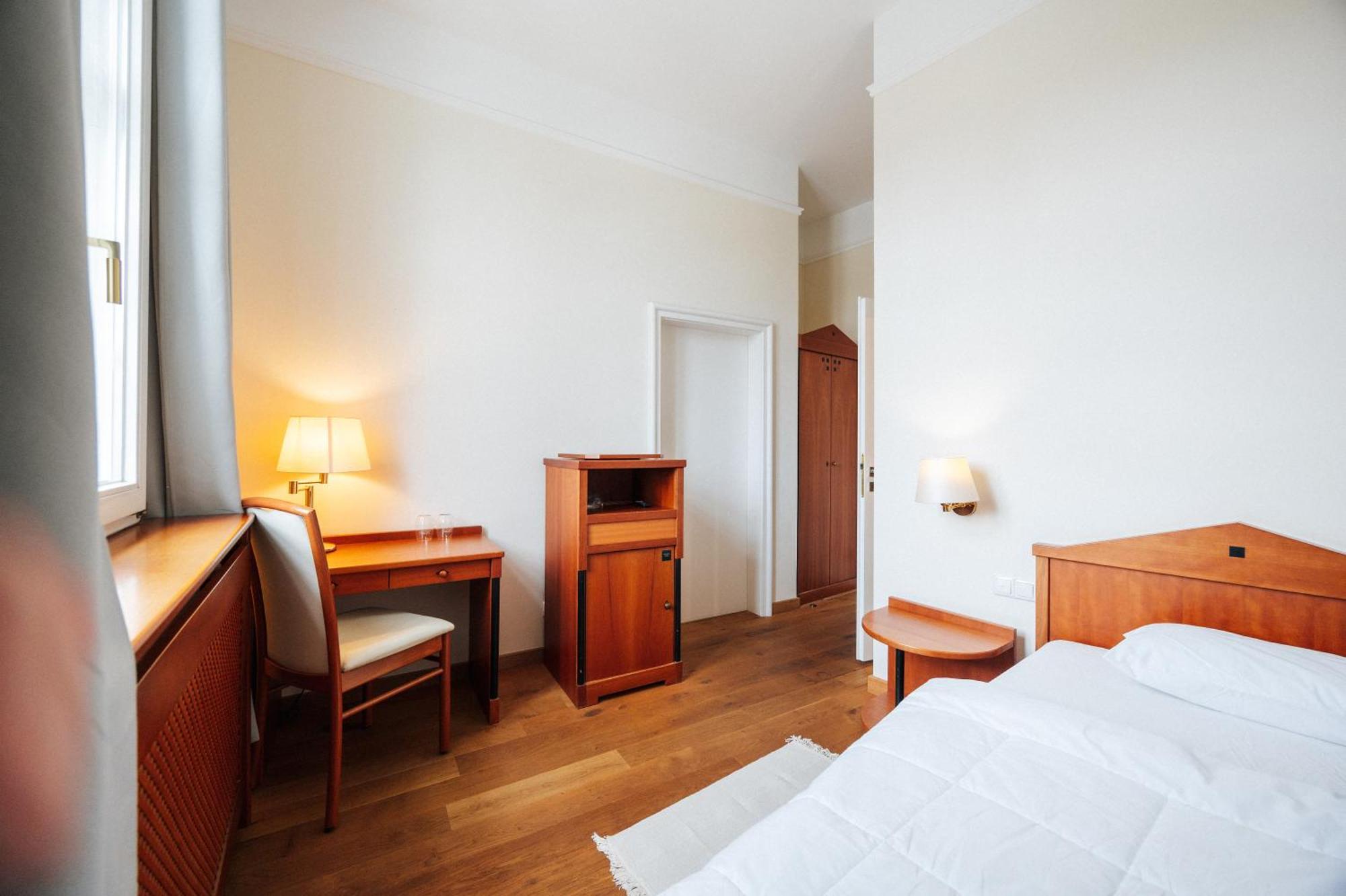 Hotel zum Erbprinzen Schwetzingen Exterior foto